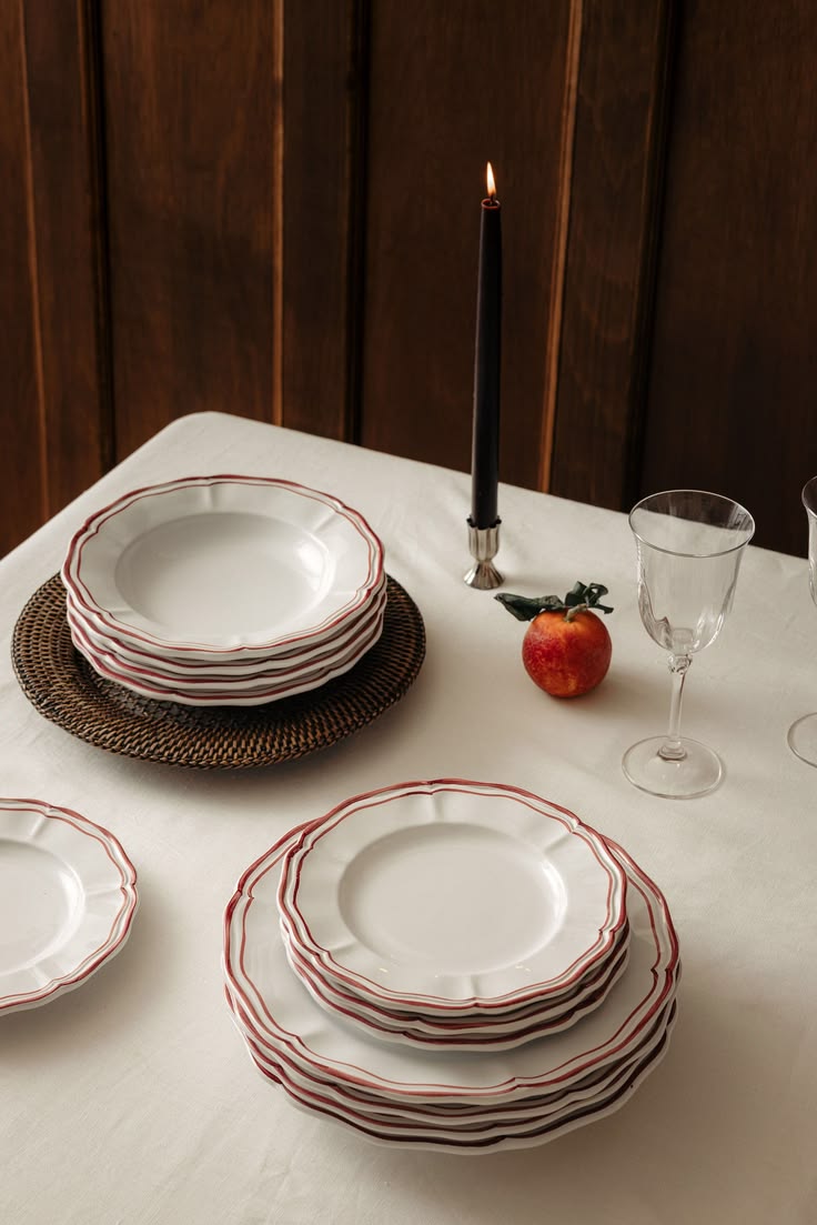 Elegant tableware collection